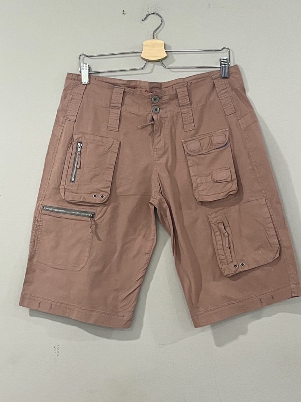 Pete & Greta Uni-Sex Cargo Bermuda Shorts in Dusty Mauve